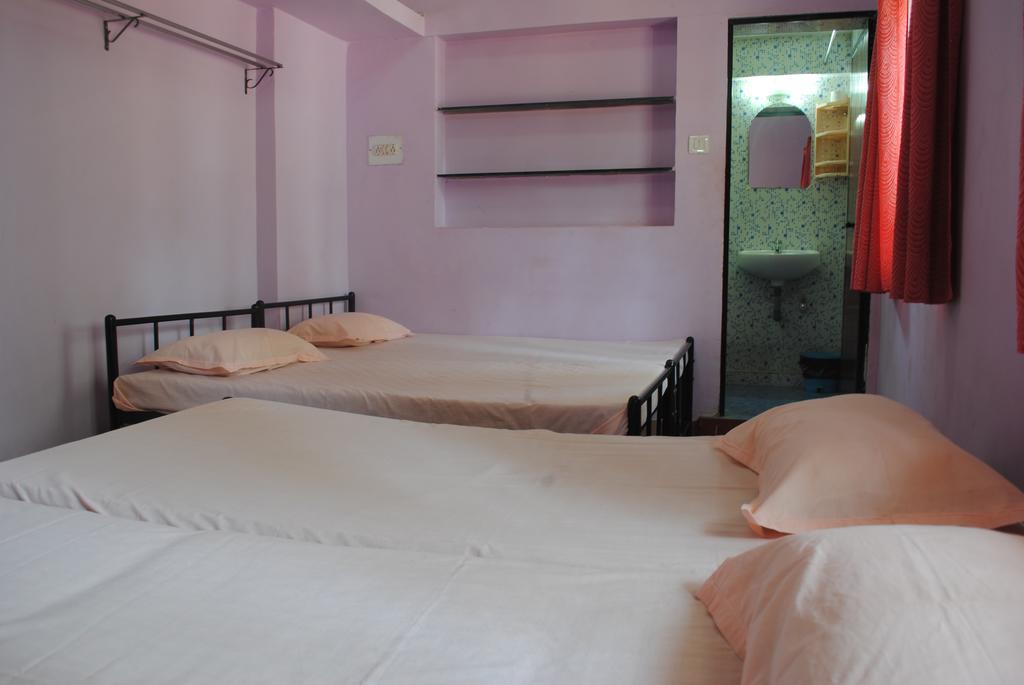 Joe And Marietta'S Guesthouse Calangute Ngoại thất bức ảnh